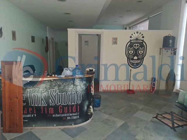 Locale Commerciale in vendita a Livorno