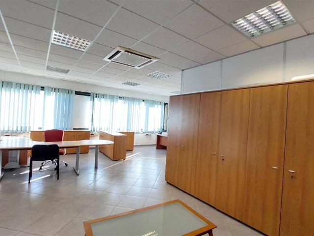 Locale Commerciale in vendita a Livorno