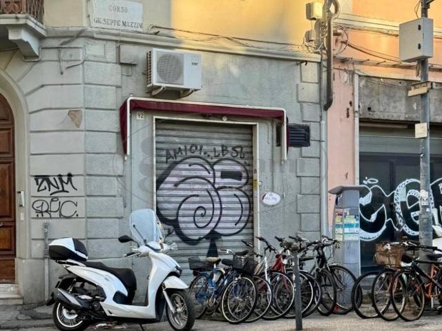 Locale Commerciale in vendita a Livorno