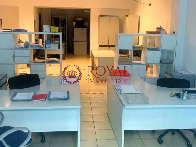 Locale Commerciale in vendita a Livorno, Toscana