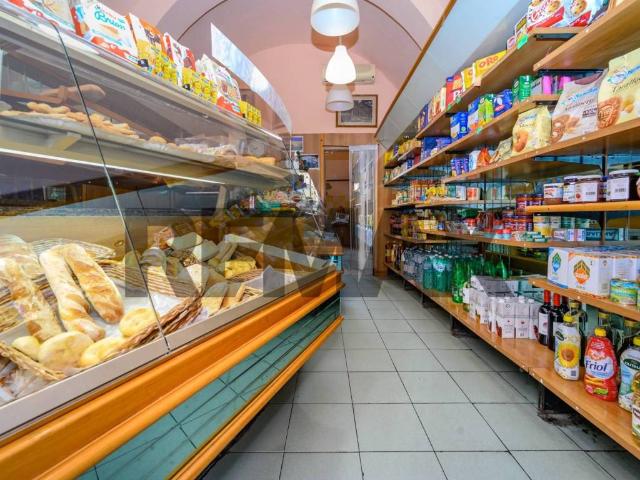 Locale Commerciale in vendita a Garibaldi, Livorno