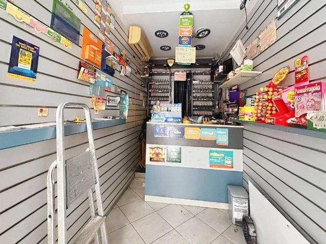 Locale Commerciale in vendita a Garibaldi, Livorno