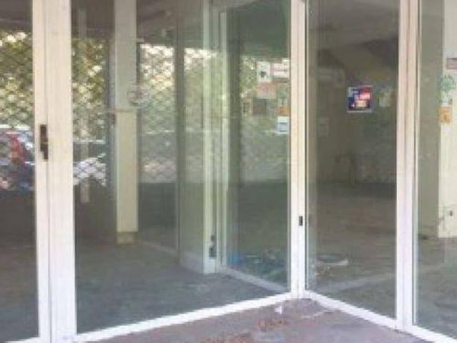 Locale Commerciale in vendita a Livorno, Toscana