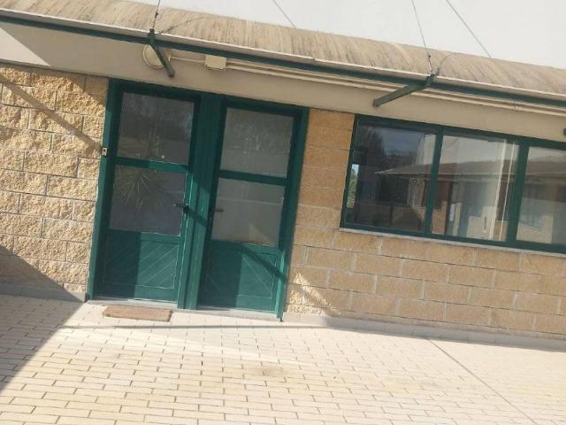 Locale Commerciale in vendita a Livorno