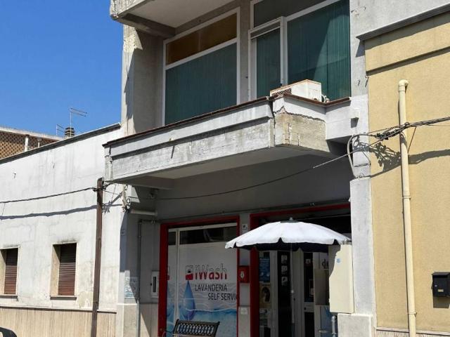 Locale Commerciale in vendita a Puglia, Taranto