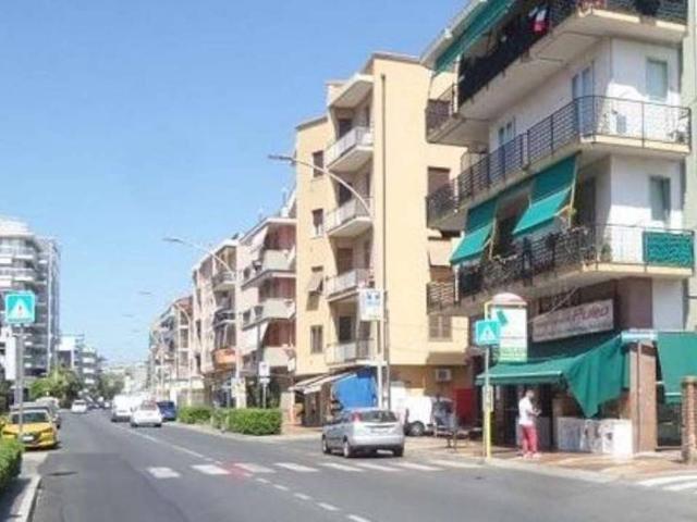 Locale Commerciale in vendita a Loano, Liguria