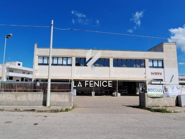 Locale Commerciale in vendita a Puglia, Bari