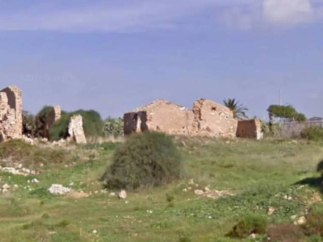 Locale Commerciale in vendita a Calabria, Reggio Calabria