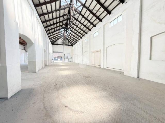 Locale Commerciale in vendita a Selvagreca, Lodi