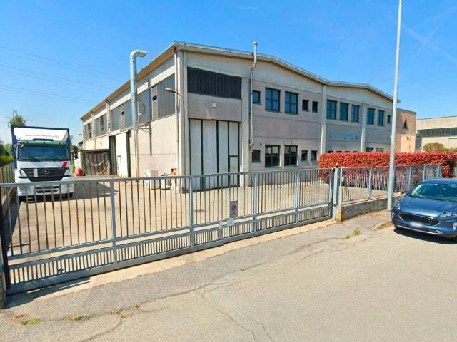 Locale Commerciale in vendita a Lodi, Lombardia