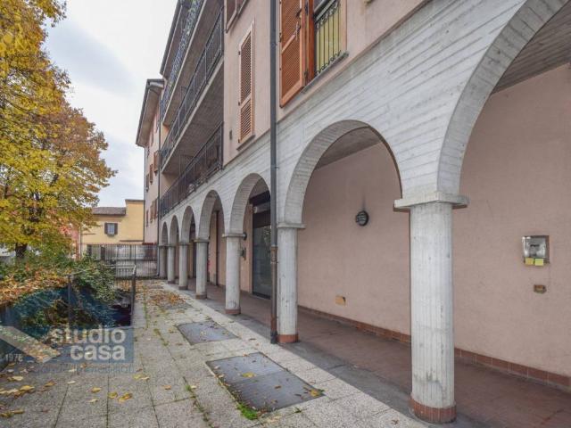 Locale Commerciale in vendita a Revellino, Lodi