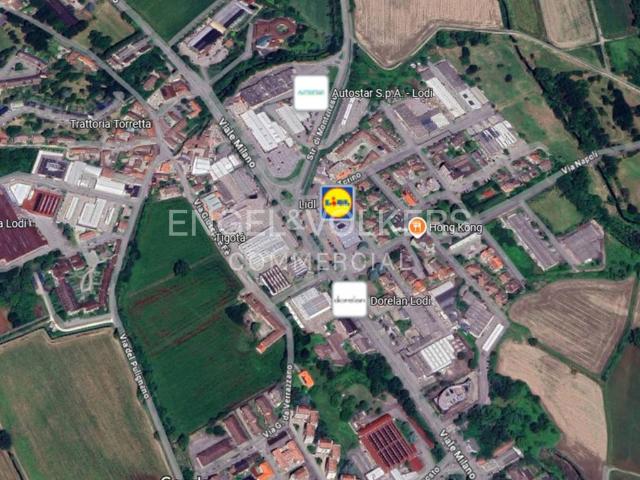 Locale Commerciale in vendita a Lodi, Lombardia
