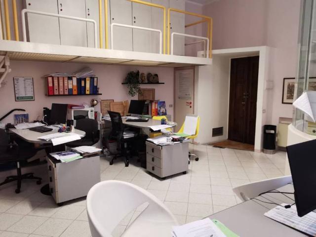 Locale Commerciale in vendita a Revellino, Lodi