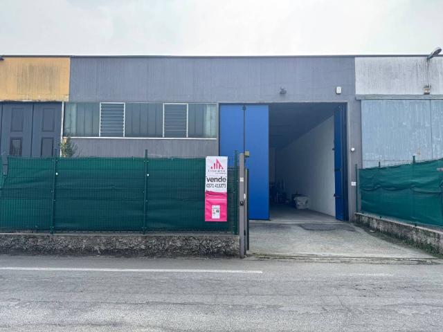 Locale Commerciale in vendita a Revellino, Lodi