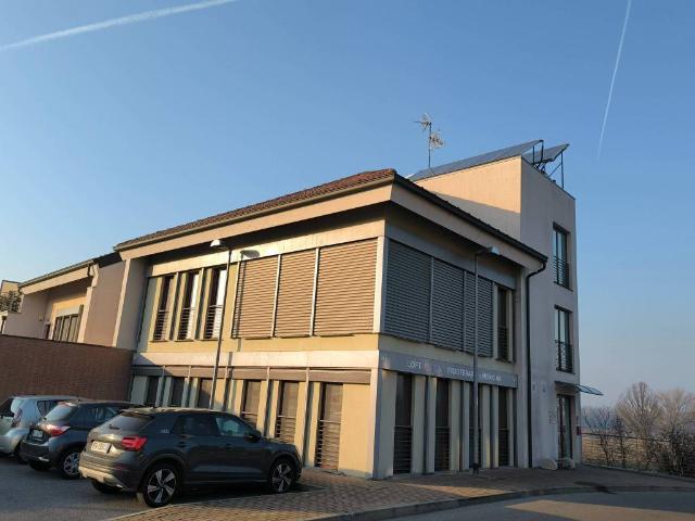 Locale Commerciale in vendita a Fanfani, Lodi