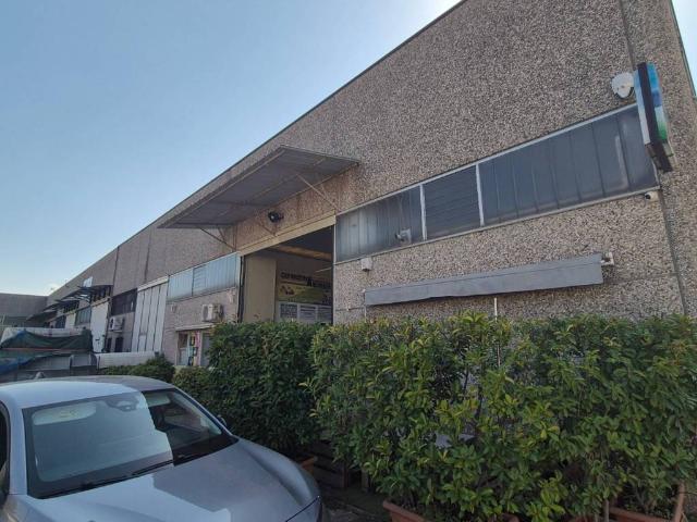 Locale Commerciale in vendita a Lodi Vecchio, Lombardia