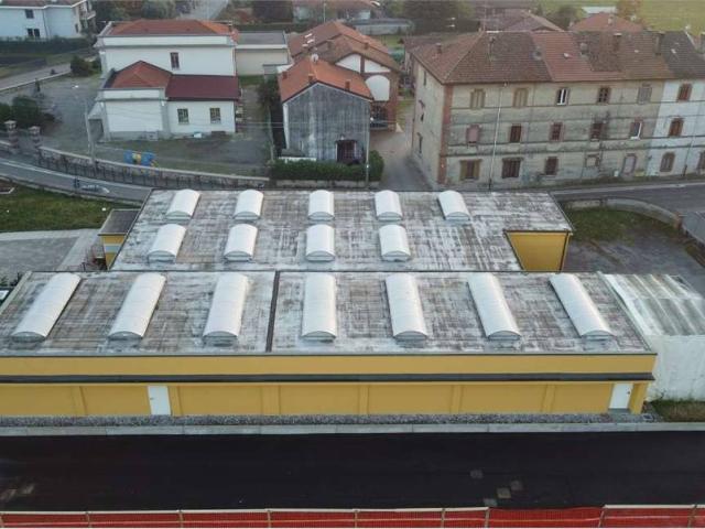 Locale Commerciale in vendita a Lomazzo, Lombardia