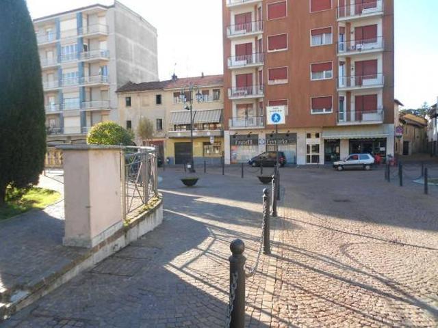 Locale Commerciale in vendita a Lonate Pozzolo, Lombardia