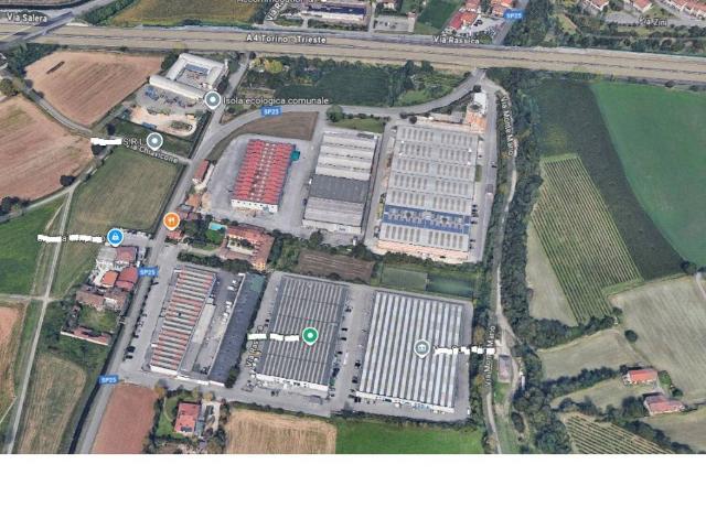 Locale Commerciale in vendita a Lonato, Lombardia