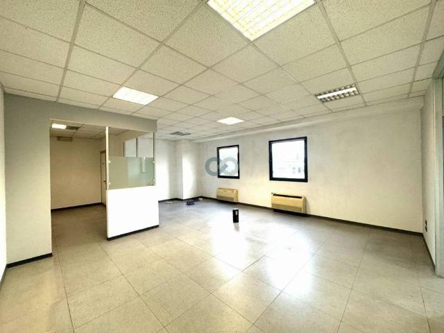 Locale Commerciale in vendita a Lonato, Lombardia