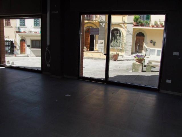 Locale Commerciale in vendita a Unione di Comuni Valdarno e Valdisieve, Londa