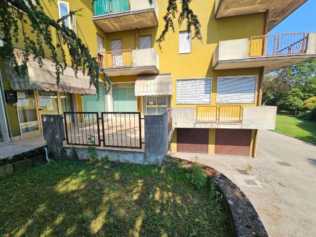 Locale Commerciale in vendita a Villa Carli, Longare