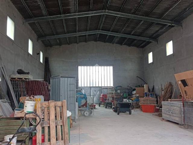 Locale Commerciale in vendita a Longiano, Reggio Emilia