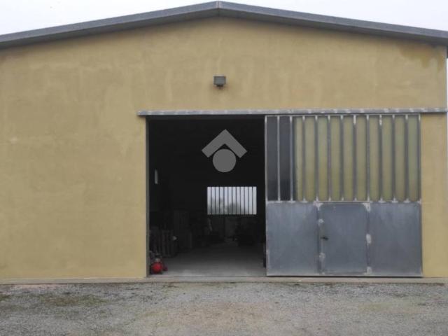 Locale Commerciale in vendita a Longiano, Reggio Emilia