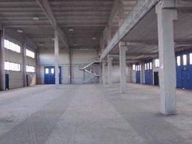 Locale Commerciale in vendita a Crocetta, Longiano