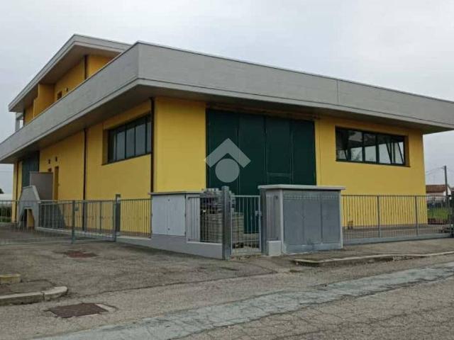 Locale Commerciale in vendita a Crocetta, Longiano