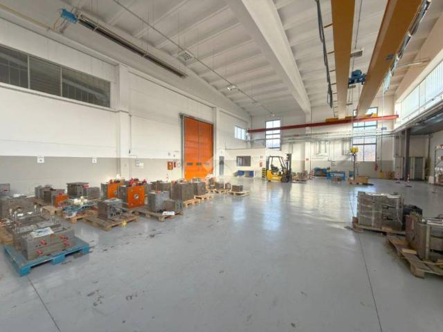 Locale Commerciale in vendita a Piemonte, Torino