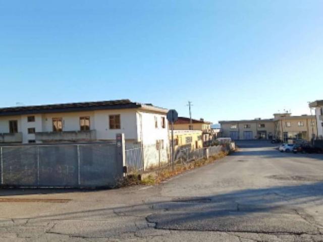 Locale Commerciale in vendita a Loro Ciuffenna, Toscana