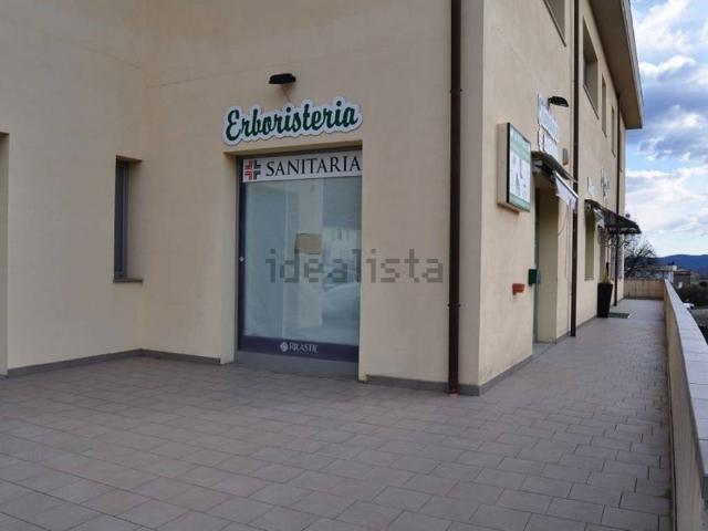Locale Commerciale in vendita a Loro Ciuffenna, Toscana