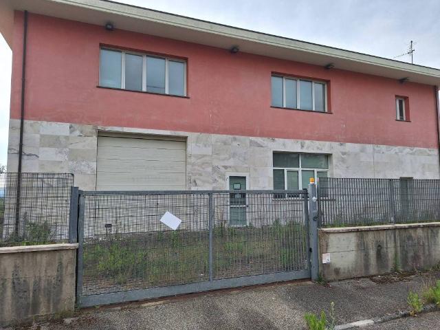 Locale Commerciale in vendita a Loro Ciuffenna, Toscana