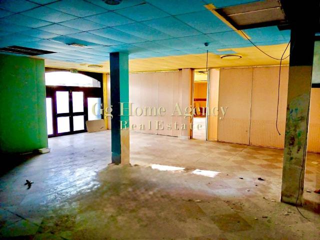 Locale Commerciale in vendita a Lovere, Lombardia
