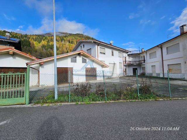 Locale Commerciale in vendita a Lozzo Di Cadore, Veneto