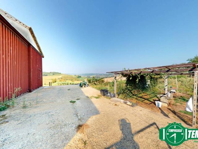 Locale Commerciale in vendita a Lu e Cuccaro Monferrato, Piemonte