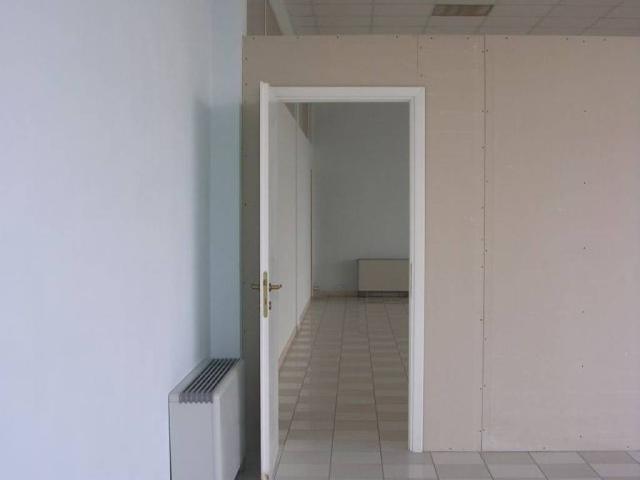 Locale Commerciale in vendita a Corte Dovichetti, Bagni Di Lucca Ponte