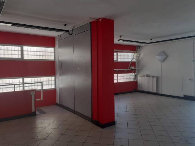 Locale Commerciale in vendita a San Concordio, Bagni Di Lucca Ponte