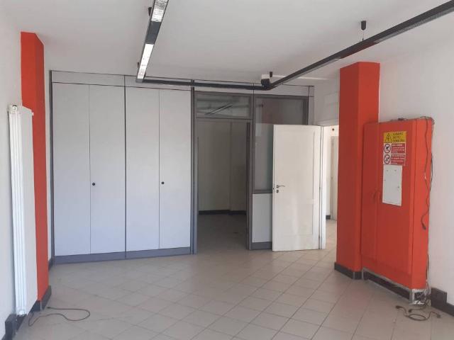 Locale Commerciale in vendita a San Concordio, Bagni Di Lucca Ponte