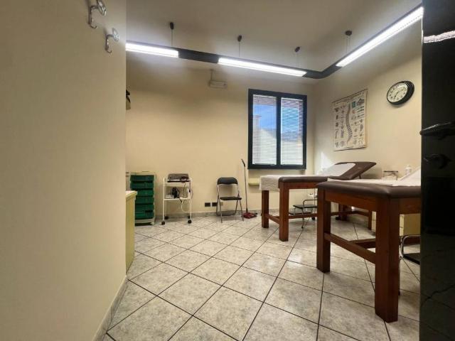 Locale Commerciale in vendita a Tempagnano di Lunata, Bagni Di Lucca Ponte