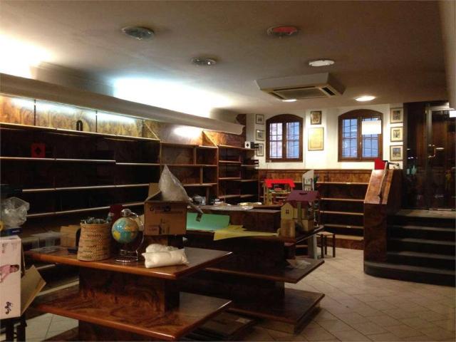 Locale Commerciale in vendita a San Concordio, Bagni Di Lucca Ponte