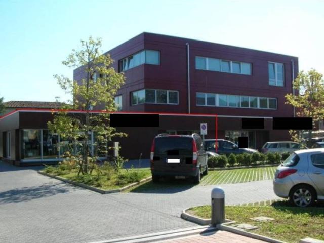 Locale Commerciale in vendita a San Concordio, Bagni Di Lucca Ponte