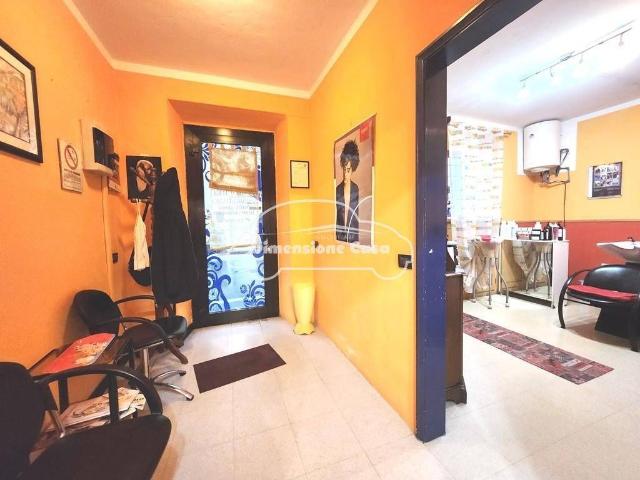 Locale Commerciale in vendita a Tempagnano di Lunata, Bagni Di Lucca Ponte