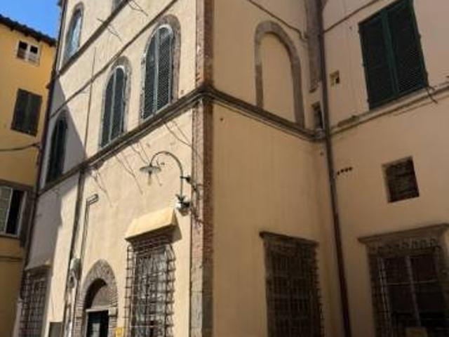 Locale Commerciale in vendita a San Concordio, Bagni Di Lucca Ponte
