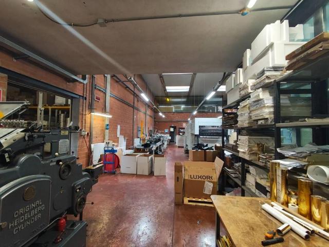 Locale Commerciale in vendita a Tempagnano di Lunata, Bagni Di Lucca Ponte
