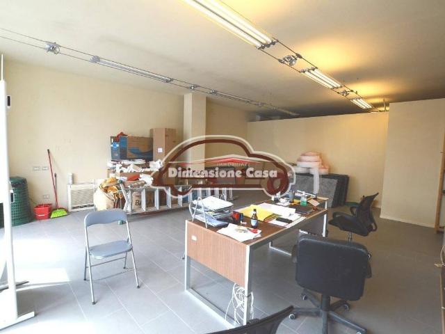 Locale Commerciale in vendita a Bagni Di Lucca Ponte, Toscana