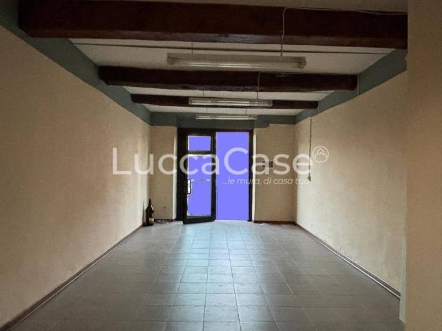 Locale Commerciale in vendita a San Concordio, Bagni Di Lucca Ponte