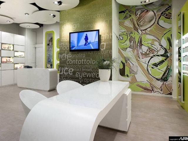 Locale Commerciale in vendita a Tempagnano di Lunata, Bagni Di Lucca Ponte