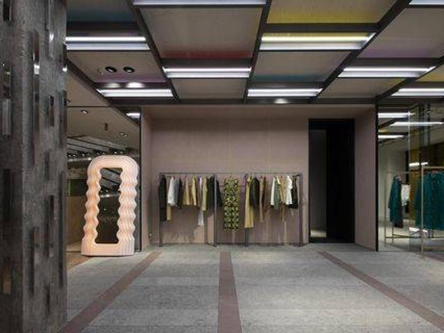 Locale Commerciale in vendita a Tempagnano di Lunata, Bagni Di Lucca Ponte